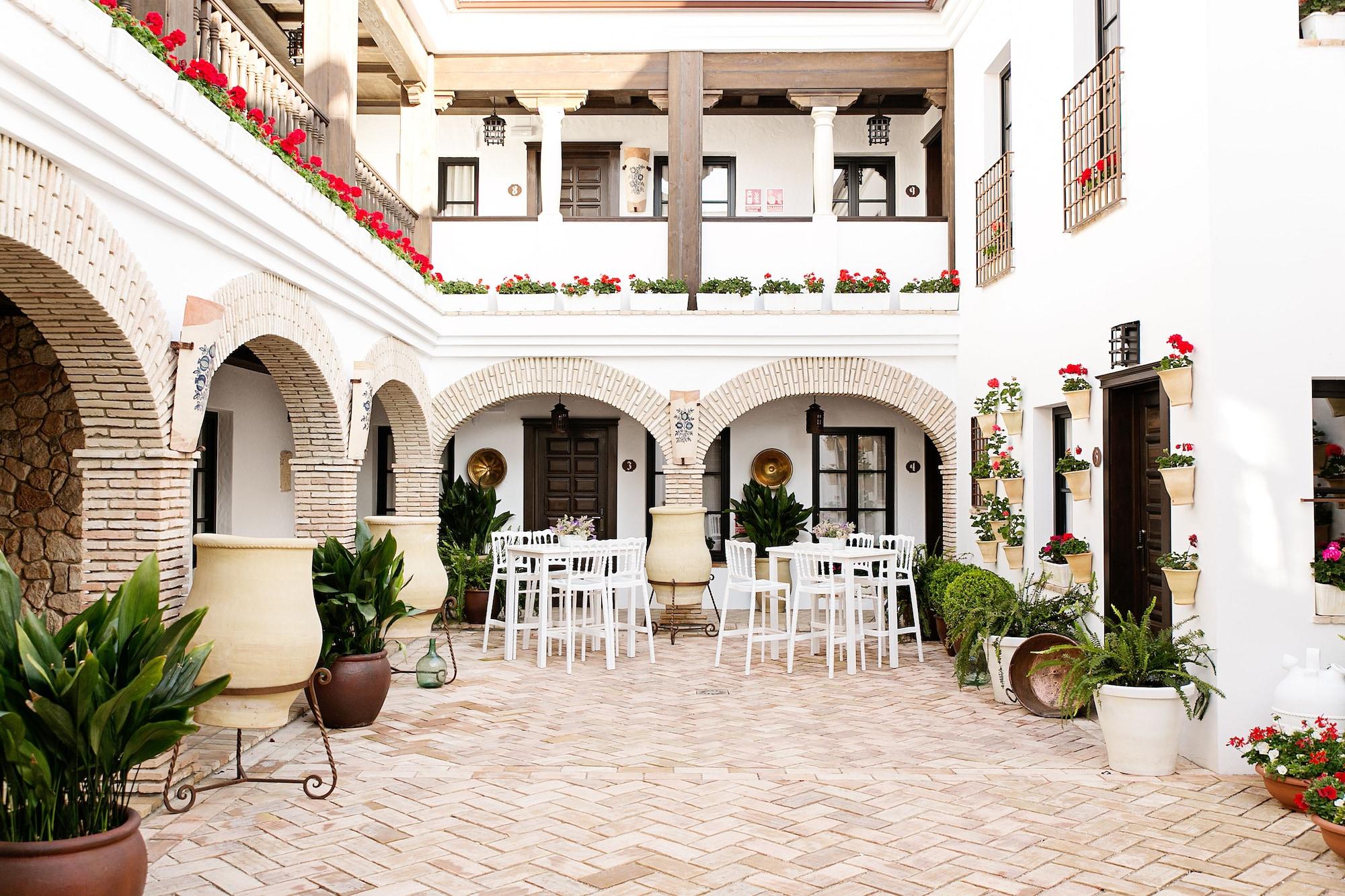 Apartahotel La De Pilar 3*